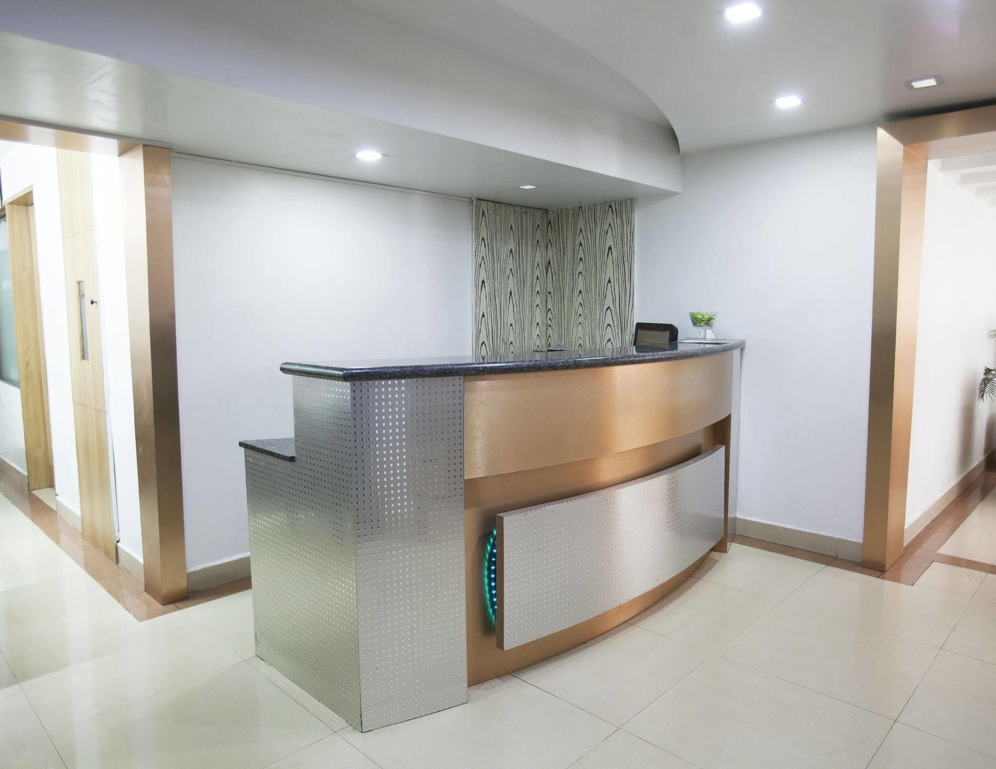 Hotel Crescent Inn Chennai Eksteriør bilde