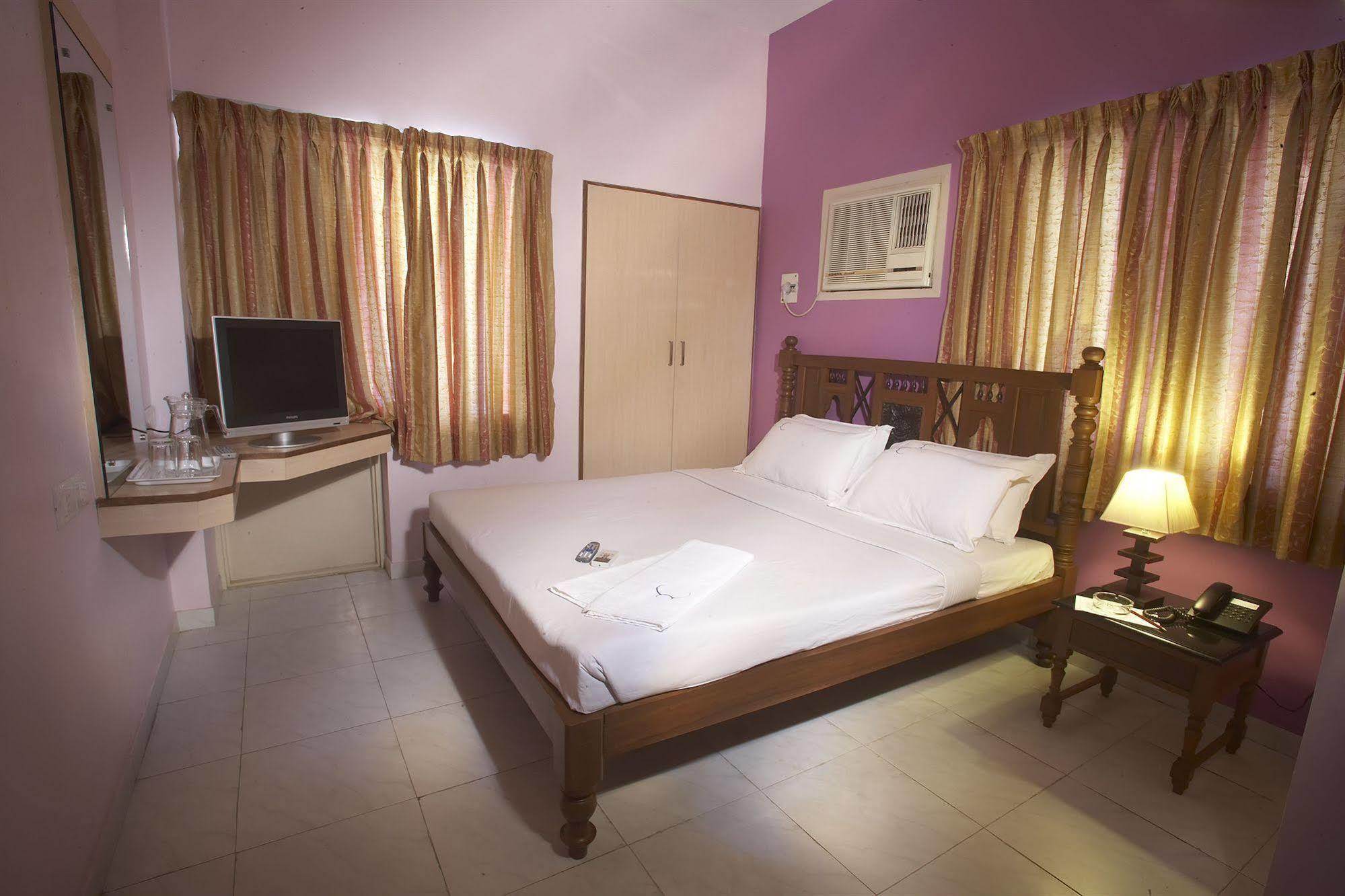 Hotel Crescent Inn Chennai Eksteriør bilde