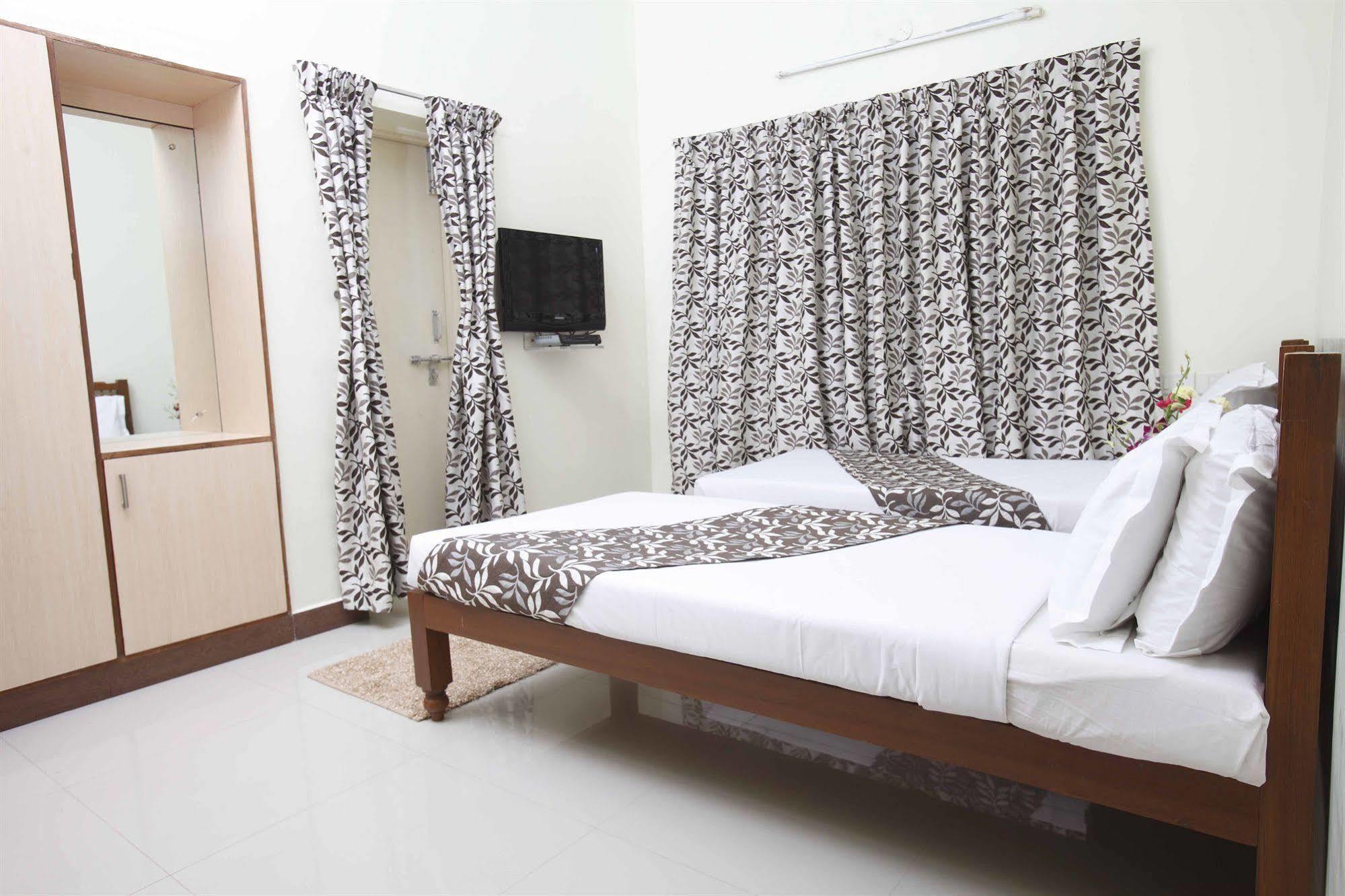 Hotel Crescent Inn Chennai Eksteriør bilde