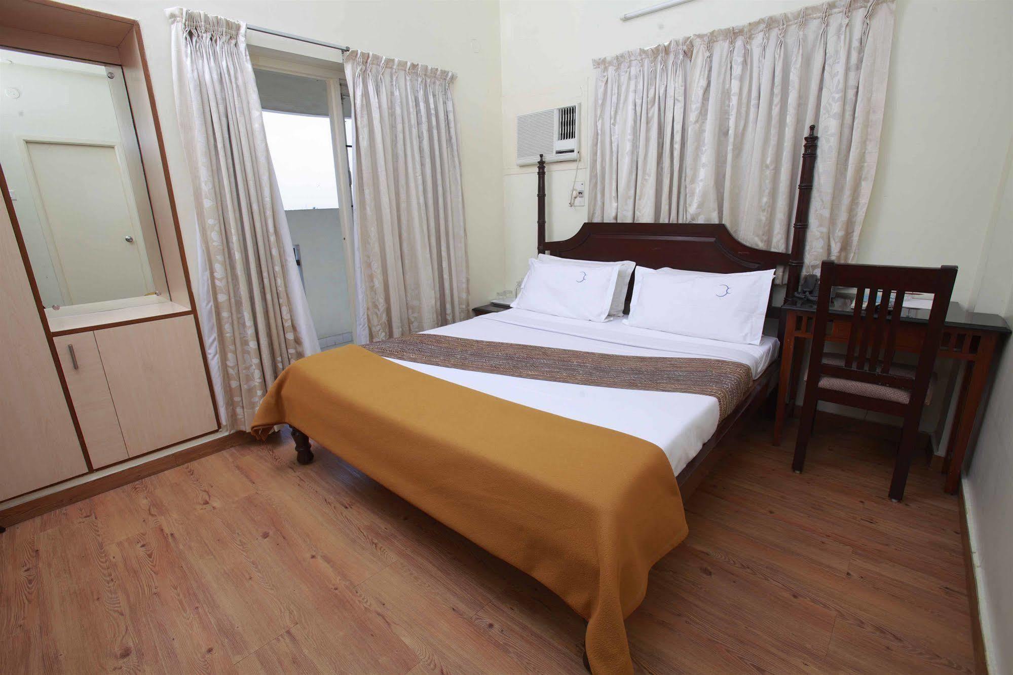 Hotel Crescent Inn Chennai Eksteriør bilde