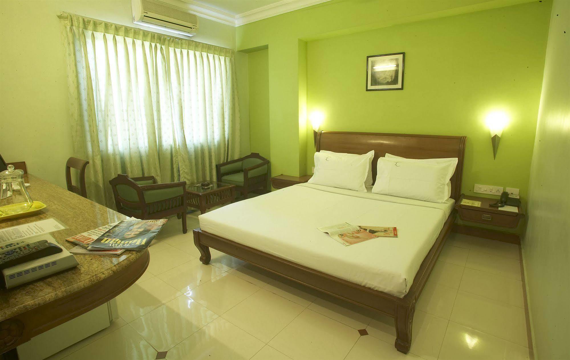 Hotel Crescent Inn Chennai Eksteriør bilde